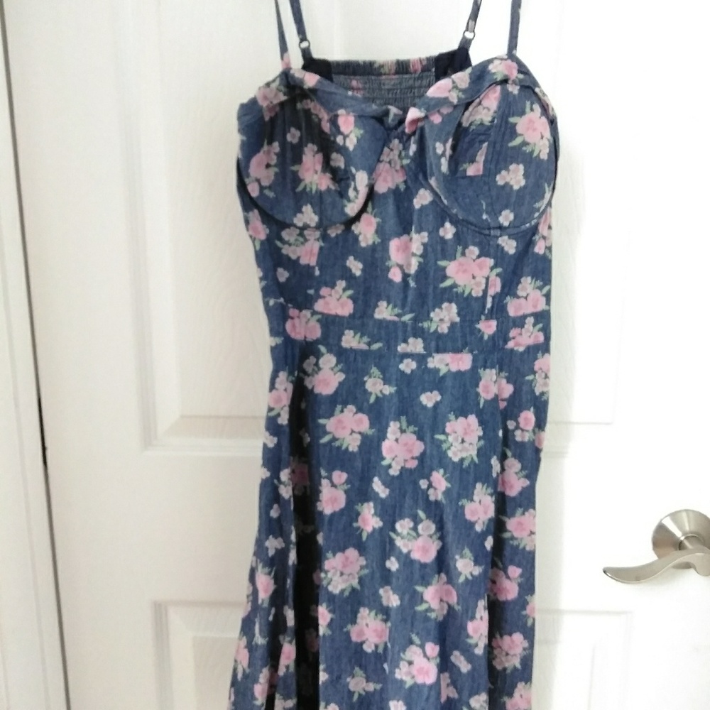 Jessica Simpson floral dress 👗